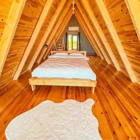 Alpdag Bungolov Country house *